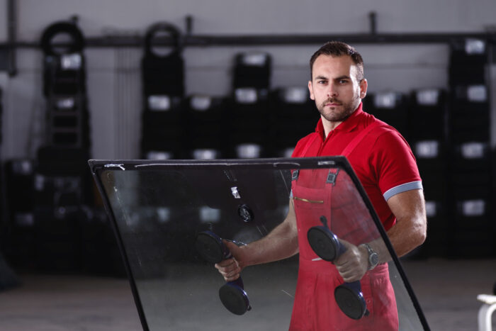 a man with windshield replacement in Richmond